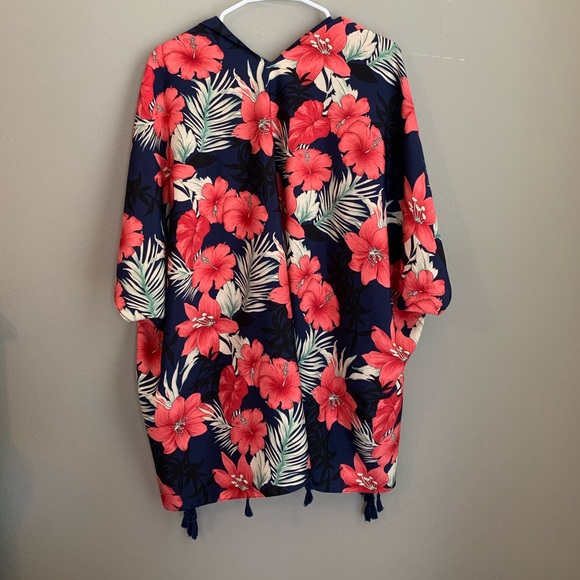 Flowered Cardigan - Picture 2 of 2